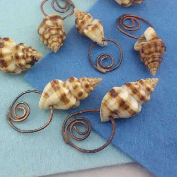 sea shell pendant,shell and copper pendant,sea shell pendant,sea shell charm,natural shell bead pendant,sea shell bead and copper charm