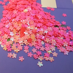 roze kleine bloemen glitter pailletten, losse glitter voor gel nagel, hars kunst glitter ster, Holografische roze confetti, Iriserende roze bloem Glitter