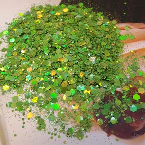 groene zeshoekvlokken en fijne ambachtelijke glitter, groene holografische glittervlokken, nail art slijm maken groene glittervlok, groene gloeiende glitter