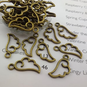 wings charms antique bronze,bird wings Charm,small earrings wings charm,angel wings charms,wings charm for bracelet,metal wing embellishment