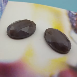 faceted glass cabochon,czech glass oval cabochons,glass cabochon,flat back glass cabochon,blue grey glass cabochon,faceted czech cabocho