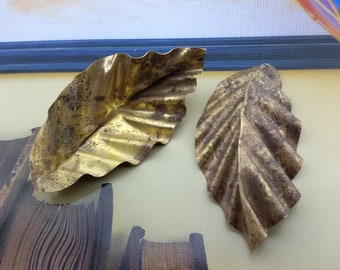 antique brass leaves,patina brass metal leaves,large brass leaf,leaf brass ornament,brass leaf embellishment,old brass leaf charm or pendant