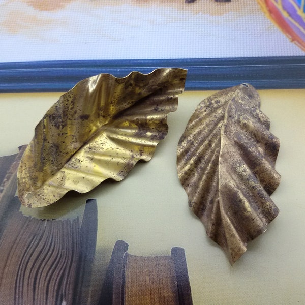 antique brass leaves,patina brass metal leaves,large brass leaf,leaf brass ornament,brass leaf embellishment,old brass leaf charm or pendant