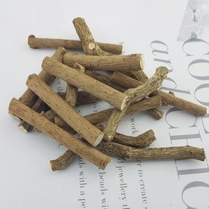 Naturholzscheit,unbearbeiteter kleiner Holzscheit,Baumholz Ministab mit Rinde,kleines rustikales Holzscheit,Walddekostab,leerer Holzstab