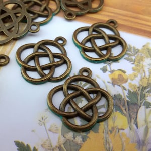 antique bronze tone pendant,bronze charm for bracelet,decorative metal charm,patina bronze dangle charm,bronze earring necklace ornament