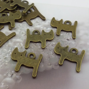 Katze Charme antike Bronze,Katze Armband Charme,kleine Anhänger Charme Katze,Katze Charme für Ohrringe,antikierte Bronze Katze Charme,Katze Anhänger Bronze