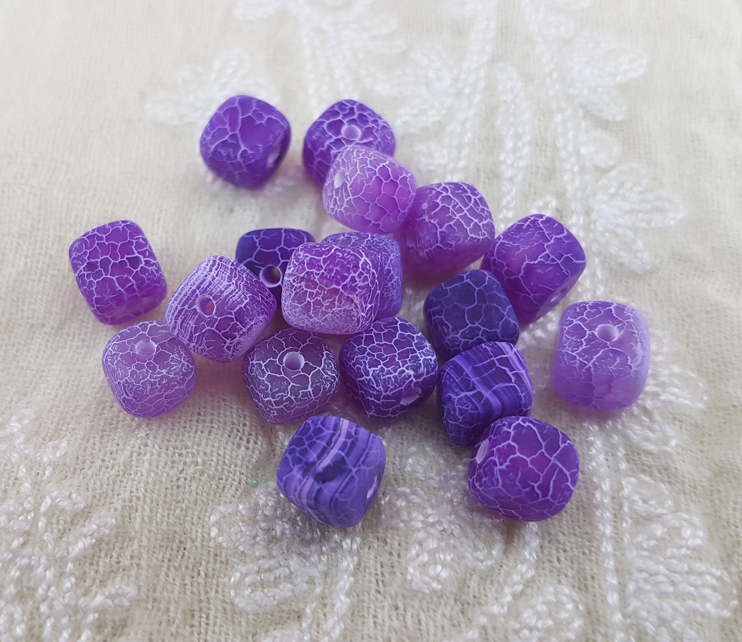 100 Dice beads 7.5 x 7.5mm purple white acrylic AB678