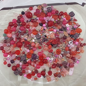 cuentas de vidrio rojo mezclado, cuentas sueltas de vidrio rojo de tamaño mixto, cuentas de vidrio rojo de lote a granel, selección mixta de cuentas de vidrio rojo, cuentas de vidrio rojo de estilo mixto