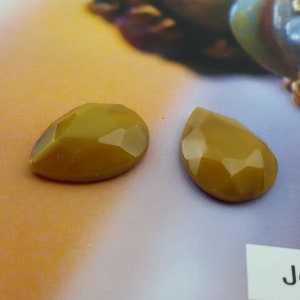brown glass cabochon,czech glass drop cabochons,faceted glass cabochon,flat back glass cabochon,brown glass cabochon,faceted czech cabocho