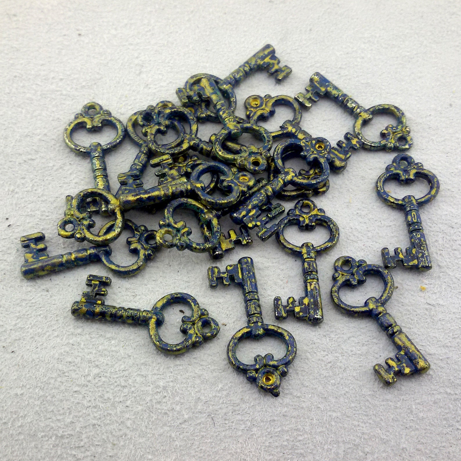 Small Key Charms10 acrylic small keyskey PendantSmall Etsy