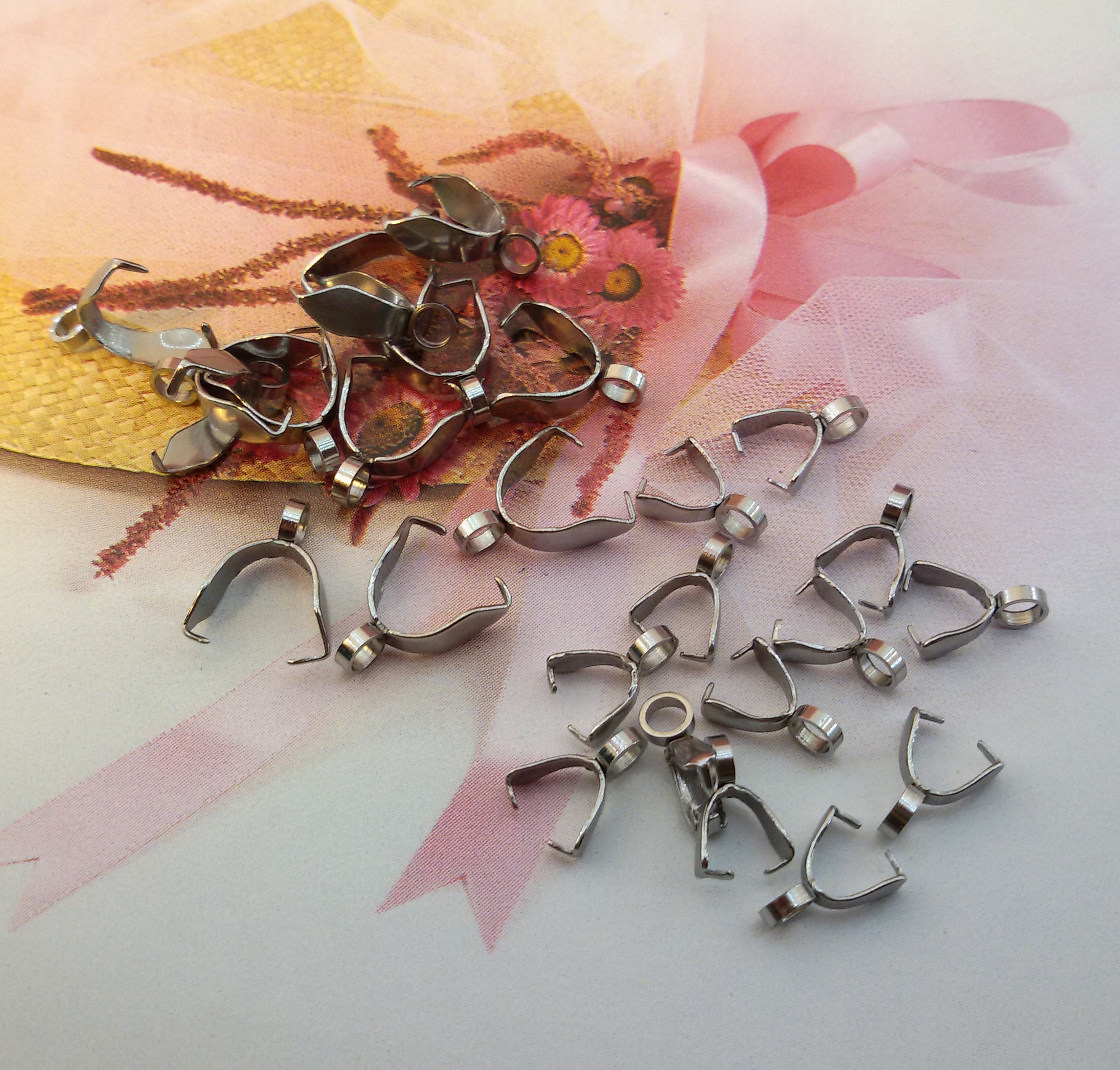 30PCS Pendant Pinch Bail Clasps Necklace Hooks Clips Charm Pinch Bails  Connector Accessories for DIY Bracelets Earrings Jewelry Making 