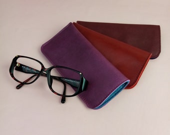 Leather glasses case with 100% virgin wool felt berry tones/soft case for glasses/sunglasses/gift girlfriend/boyfriend/mother/father