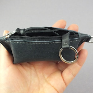 Estuche pequeño para llaves de piel auténtica con cremallera en azul grisáceo con negro - Estuche blando para llaves - Regalo para ella - Regalo para él