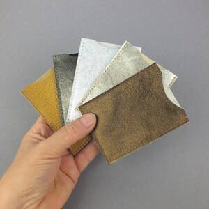 Flaches Kartenetui echtes Metallic‑Leder • minimalistisches Kartenetui Hochformat • Kreditkarten & Visitenkarten