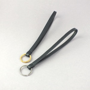 Echtleder Schlüsselanhänger Schwarz – Schlüsselband Handschlaufe – Leder Anhänger mit Ring Gold oder Silber