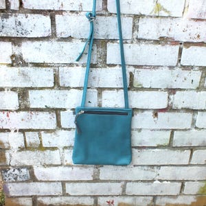 kleine Echtleder Tasche Petrol Blau und Grau - leichte Schultertasche - Damen Umhängetasche - Geschenk für sie - Geburtstagsgeschenk Frauen