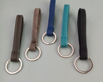 Porte-clés en cuir véritable petit/ tons bleus/gris/ lanière courte avec anneau/ cadeau pour votre petit ami ou petite amie