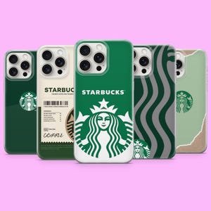 Könnte beinhalten: Fünf Smartphone-Hüllen mit Starbucks-Branding. Die Designs umfassen eine dunkelgrüne Hülle, eine cremefarbene Hülle mit Kaffeemenü und Barcode, eine grüne Hülle mit großem Sirenen-Logo, ein grün-graues Wellenmuster und eine hellgrüne Hülle mit Papierkante.