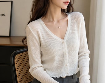Gilet en maille de soie glacée fait main, pull à col V boutonné sur le devant, haut doux et ajusté