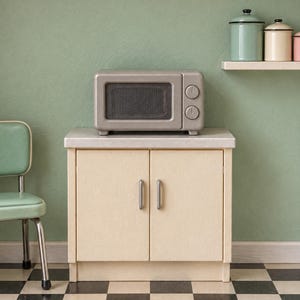 Retro Dollhouse Microwave STL – 1/12 1/24 Miniature Kitchen Appliance, Countertop Microwave with Round Knobs 3D Print (Digital Download)