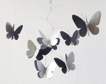 Met de hand geschilderd zilver en zwart mobiel, 3D vlinder mobiel, hangend woondecor, jubileumcadeau