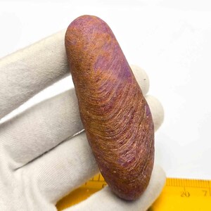 Rubí rojo natural en bruto / Ejemplar de mineral de cristal auténtico (35x57x30 mm)