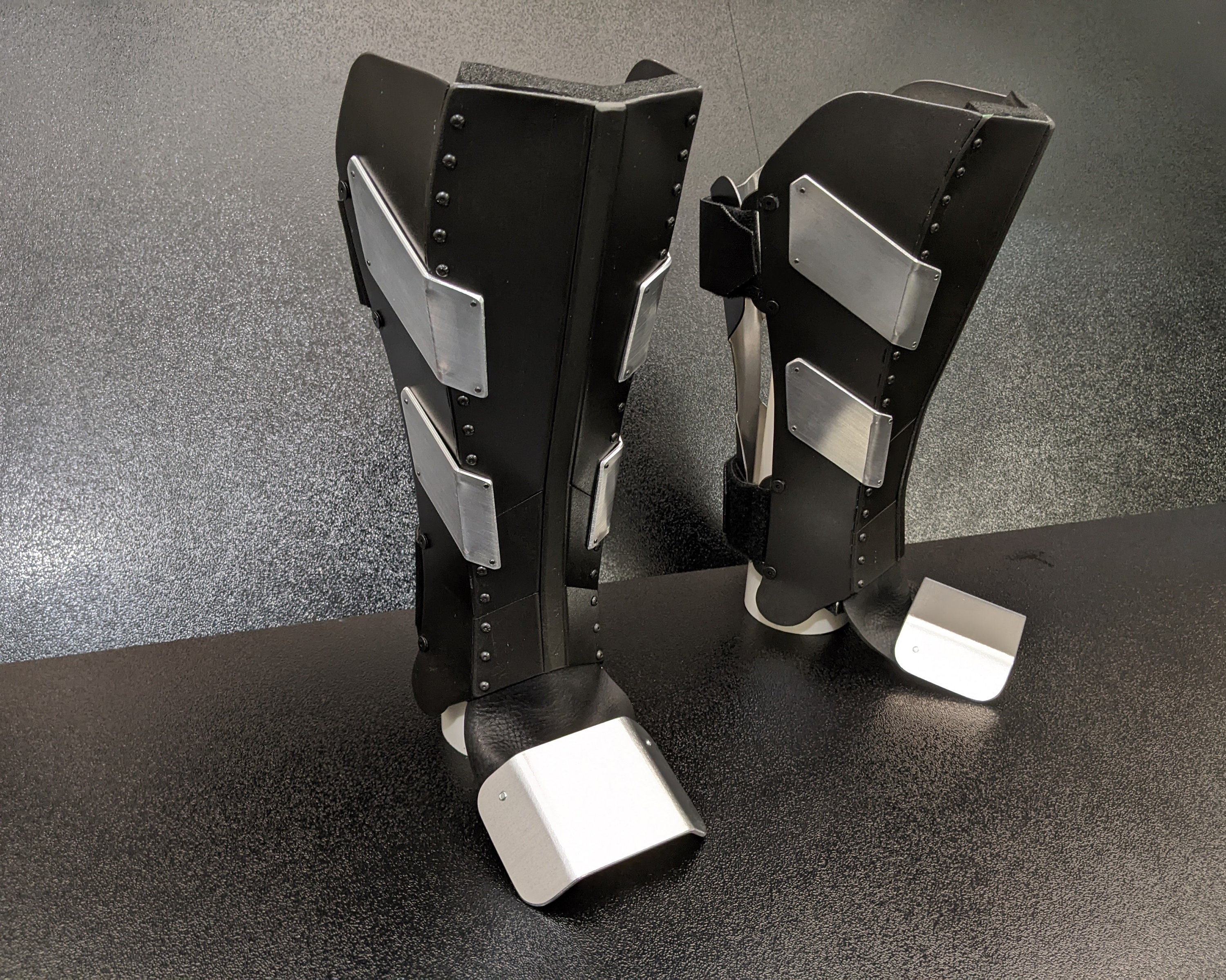 V1.5 Metal Armor Greaves - Etsy