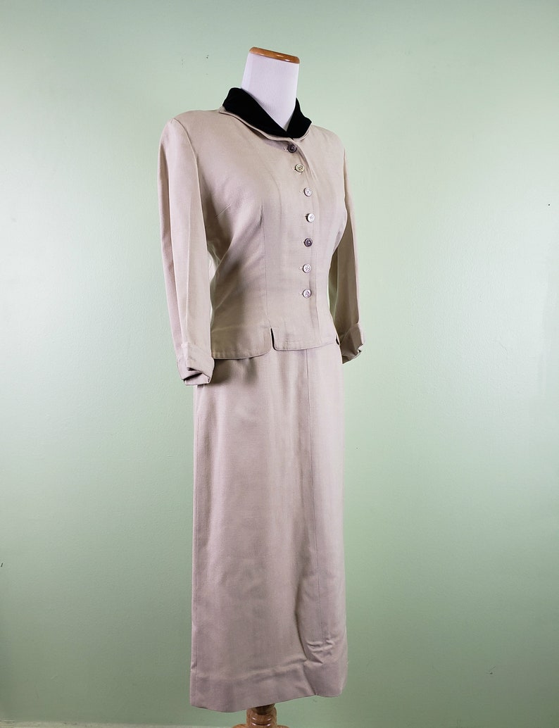 26 Waist 1950s Bonwit Teller 2 Piece Suit Vintage 50s Skirt and Jacket Set