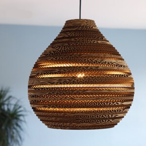 Abat-jour en carton recyclé Teardrop : suspension plafonnier