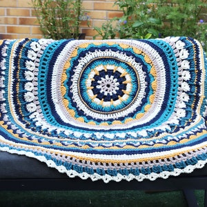Large circular crochet Mandala throw, round throw blanket, chunky warm round throw blanket,