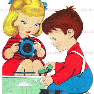 Ragazzo e ragazza vintage che riproducono dischi vuoti e biglietti d'auguri di compleanno Immagini Download digitale 2 jpg 600 dpi - BAMBINI CARINI con giradischi!