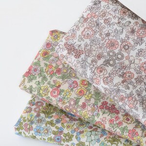 Thin and Lightweight 60s Wide Cotton Fabric - Laura Flower - Available in 3 Colors - By the Yard / 68683