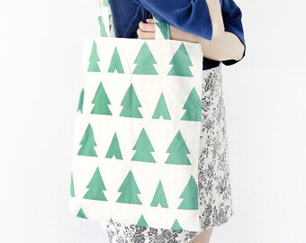 Tela de algodón con estampado de árboles verdes - cortada a medida 80021