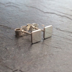 Square stud earrings