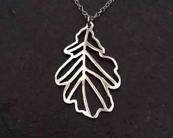 Oak leaf filigree pendant necklace