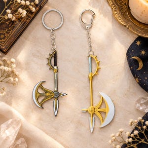 Fantasy Battle Axe Keychain, Gold Metal Pendant, Cosplay Accessory