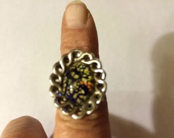 1960s WHITING & DAVIS Silver-Plated Glass Confetti Cabochon Dome Ring (size 6)