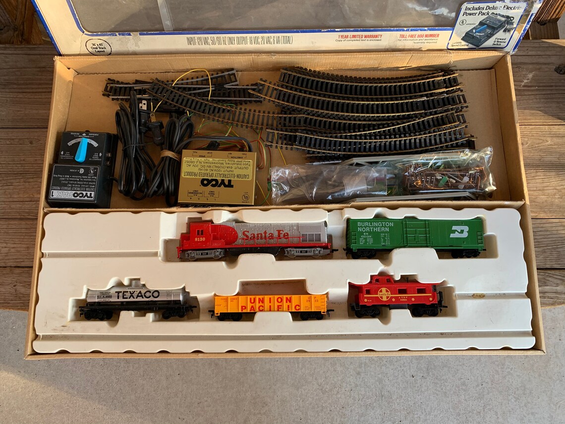 TYCO HO Scale Santa Fe 72piece Train Set VIOB 1990 Etsy
