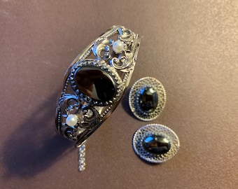 1960s WHITING & DAVIS Hematite and Pearl Bracelet and Clip Earrings