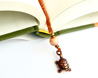 Copper Turtle Agate Macramé Bookmark