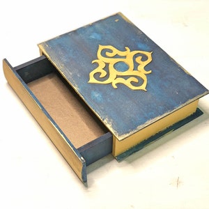 Spellbox with Eternity Magic Symbol, Fantasy Book Box with Secret Spine Drawer, Gift for Fantasy, Cosplay and Witchcraft, RPG Games Dice Box