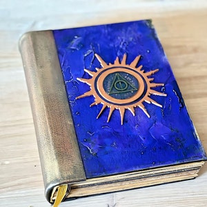 Magic Blank Spellbook Journal, Wizarding School Notebook Gift for Fantasy Lovers, The Magus DnD Wizard Cosplay Grimoire, Arcana Magick Witch