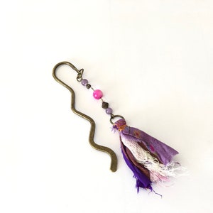 Beaded Metal Bookmark, Book Marker with Charm, Book Jewelry Gift for Book lover, Metal Book Page Marker Jewellery, Planner Spine decor