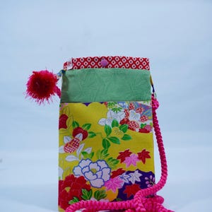 Vintage silk kimono fabric, Crossbody mini Bags. Can be worn on the shoulder or on a  belt,  adjustable strap. Red colorful flower pattern.