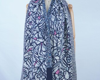 Vintage silk kimono Scarf 3 types of fabric Reversible with a combination of black and white pattern.