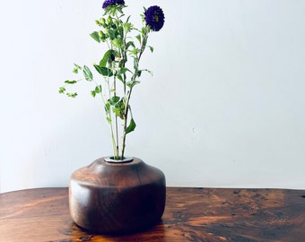 Wooden Ikebana Vase in walnut.