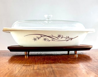 Pyrex Golden Honeysuckle Covered Casserole 2.5 quarts Dish -#035 1963