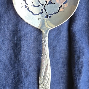 1870s Tiffany & Co Sterling Vine Pea Serving Spoon-No Monogram Peapod Cutwork Bowl Single Family Estate Provenance, pristine.