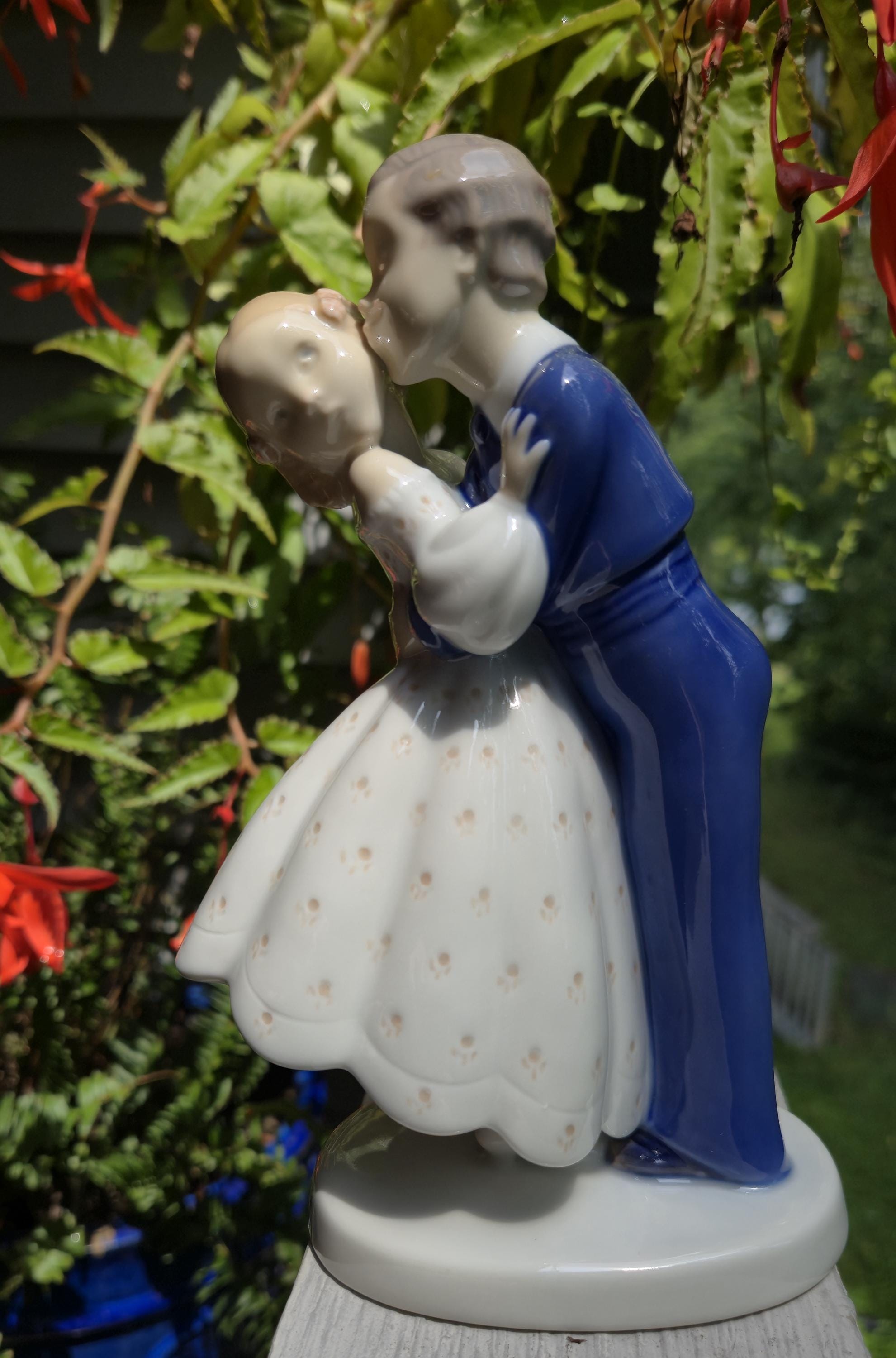 First Kiss Figurine - Etsy