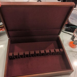 Vintage, anlaufgeschützte Bestecktruhe aus Holz der Burgunder-Linie, Modell B